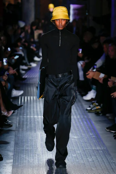 Look 22
